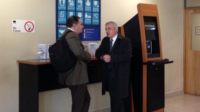 Mañalich se presentó en tribunal de Valdivia tras orden de detención en su contra