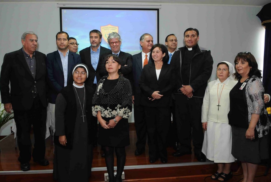 Mineduc e Iglesia Católica acordaron bases de arriendo de colegios y selección