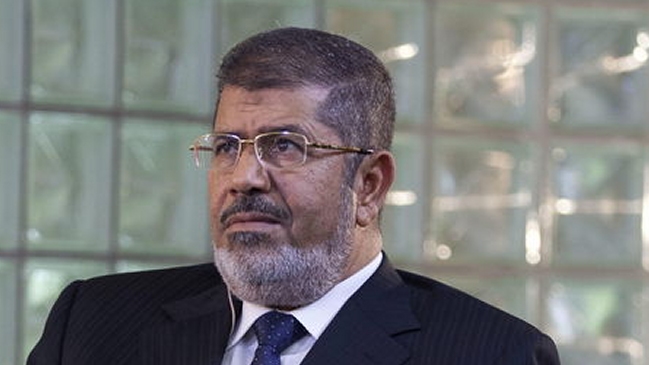 Egipto: Mursi será juzgado por revelar secretos a Qatar