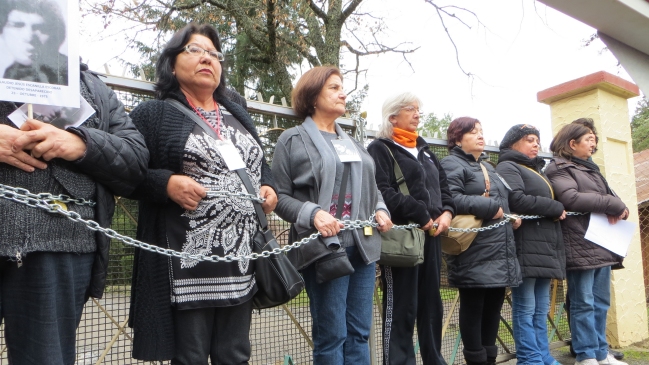Familiares de detenidos desaparecidos se manifestaron en ex Colonia Dignidad