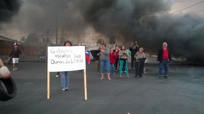 Damnificados por terremoto en Iquique protestaron para exigir una 