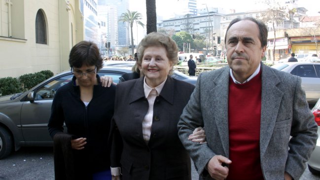 Fisco pidió a familia Pinochet definirse sobre herencia: Adeudan más de 2 mil millones de pesos