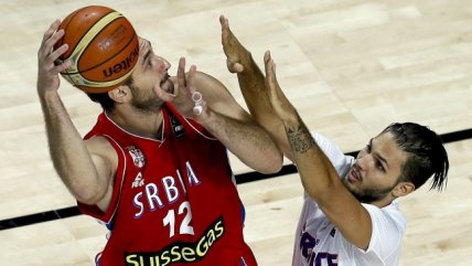  Serbia batió a Francia y avanzó a la final  