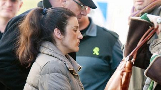 Piden 40 años de cárcel para madre acusada de congelar a dos bebés