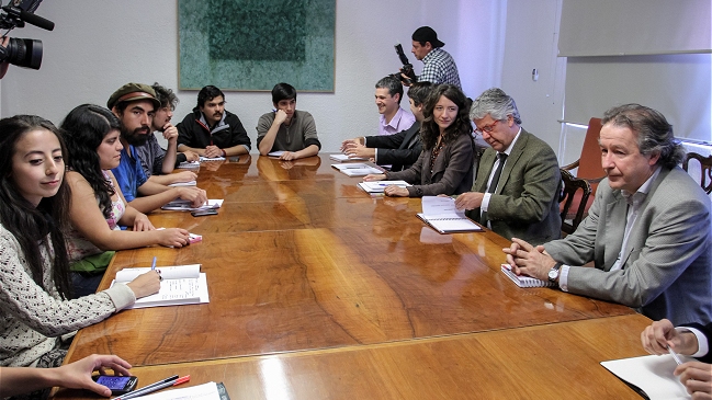 Eyzaguirre invitará a la Confech al análisis de propuestas del Plan de Participación
