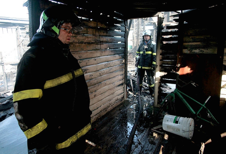 Incendio movilizó a Bomberos hasta un taller mecánico en Independencia
