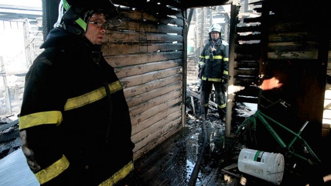 Incendio movilizó a Bomberos hasta un taller mecánico en Independencia