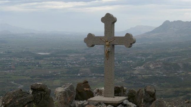 Cardenales escriben libro contra posibles aperturas a divorciados