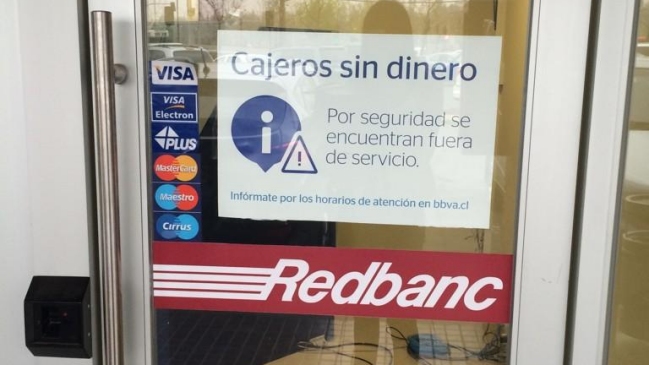 Peñailillo aseguró que multarán a bancos que no provean efectivo en cajeros