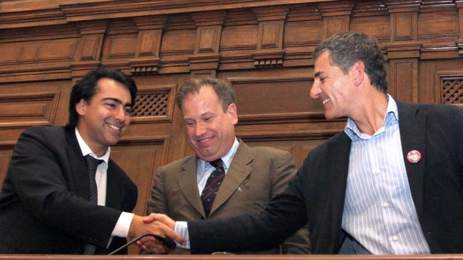 Enríquez-Ominami y Velasco fijan posturas en el debate sobre combate al terrorismo