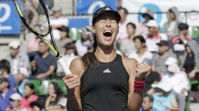 Ana Ivanovic venció a Caroline Wozniacki y abrazó en Tokio su cuarto título del año