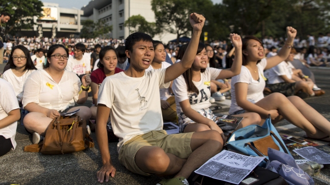 Estudiantes de Hong Kong iniciaron protesta de cinco días para pedir más democracia