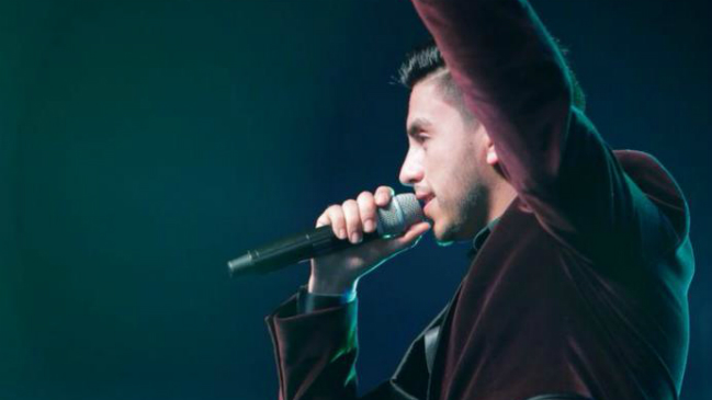 Vocalista de Noche de Brujas continúa internado tras accidente