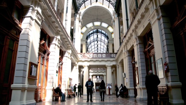 Familia presentó recurso en contra de Cruz Blanca por tratamiento de joven con Morquio