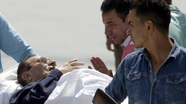 Tribunal egipcio aplazó fallo contra Mubarak por muerte de manifestantes