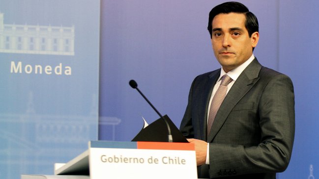 Ministro Peñailillo viajó a Europa para analizar combate al terrorismo