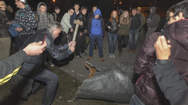 El ministro del Interior ucraniano respalda el derribo de estatuas de Lenin