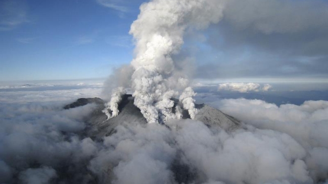 Encuentran otros cinco cuerpos sin vida en la cima de volcán japonés
