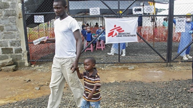 El ébola ha dejado al menos 3.700 niños huérfanos en África Occidental