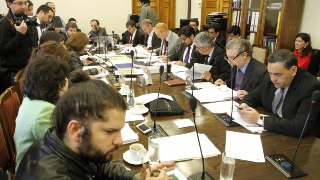 Diputado Kast acusó 