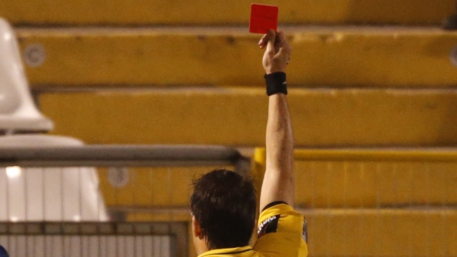 Arbitro argelino fue suspendido de por vida por denunciar arreglo de partidos