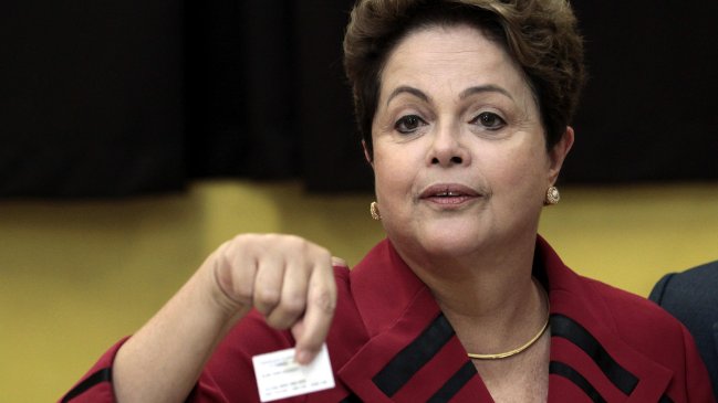 Dilma Rousseff votó convencida de que habrá una segunda vuelta