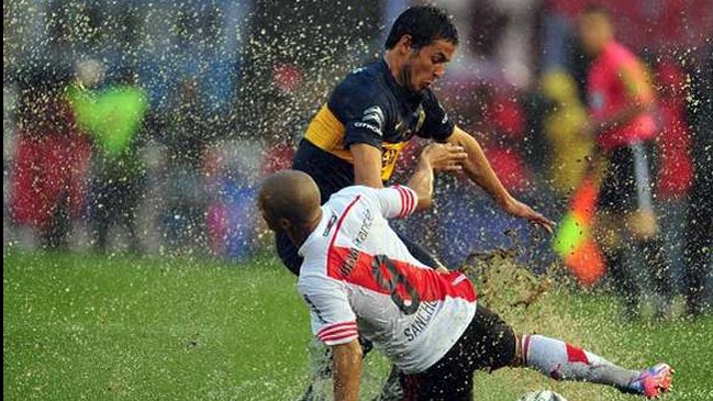 River Plate y Boca Juniors igualaron bajo la lluvia en el Monumental