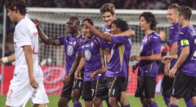 Fiorentina de Matías Fernández y David Pizarro aplastó a Inter de Gary Medel por la liga italiana