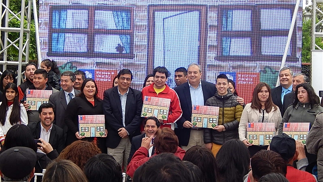 Gobierno entregó subsidios habitacionales a 568 familias del Maule