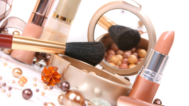 Maquillarse mejora la salud de las mujeres mayores, según japoneses