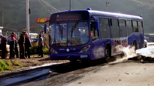Sindicato no logró acuerdo y paro de Subus continuará este martes