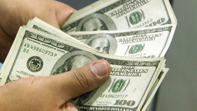 Economista: El dólar a 600 pesos es una bendición para Chile