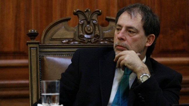 Girardi anunció iniciativa para terminar con la integración vertical laboratorios-farmacias