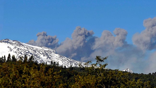 Volcán Copahue mantiene inestabilidad, pero aún no es necesaria evacuación