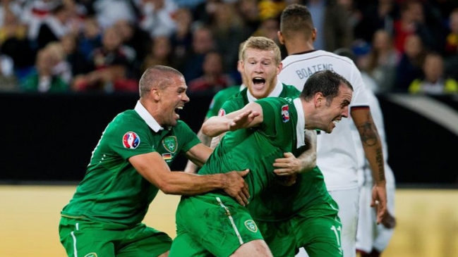 Alemania no pudo con Irlanda y se complicó en las clasificatorias de la Eurocopa 2016