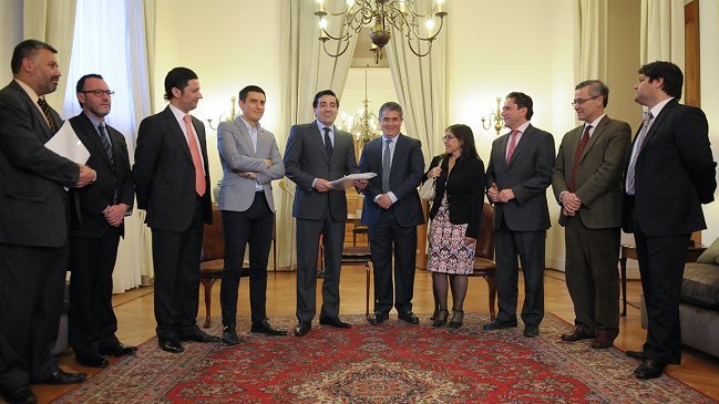 Propuestas de comisión de expertos abordan 