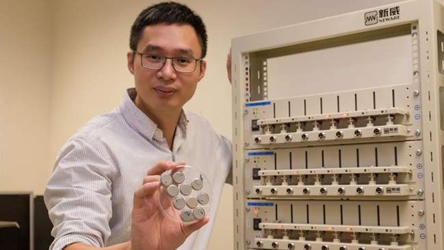 Crean batería que se recarga en minutos y dura 20 años