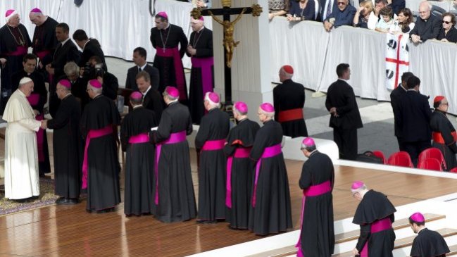 Sínodo aprobó documento final que propone una acogida a homosexuales y divorciados