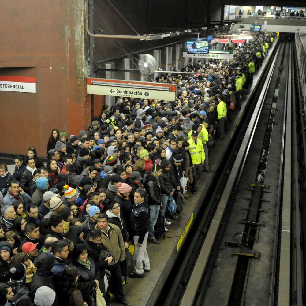 Sernac liderará mediación colectiva con Metro por fallas durante agosto pasado