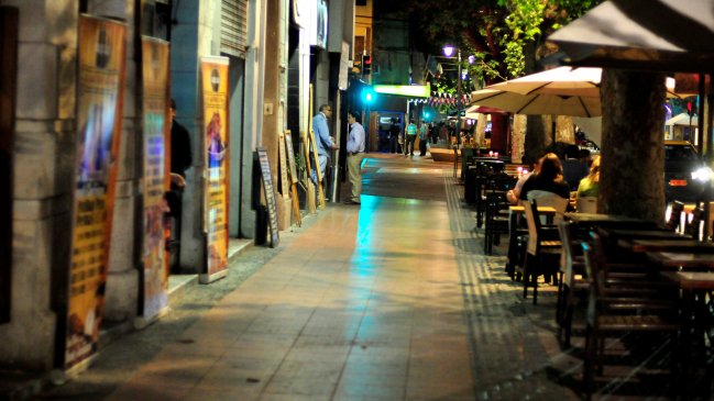 Empresarios nocturnos: Venta de alcohol cayó hasta en un 80 por ciento en Providencia