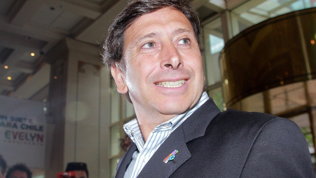 Golborne aseguró que financiamiento de su campaña fue por mecanismos legales