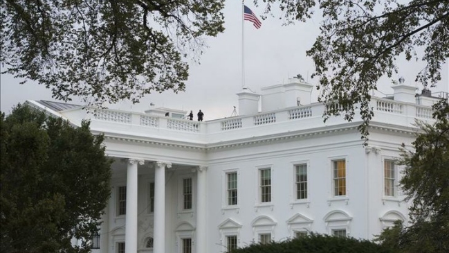 Hombre saltó reja de la Casa Blanca pese a refuerzo de la seguridad