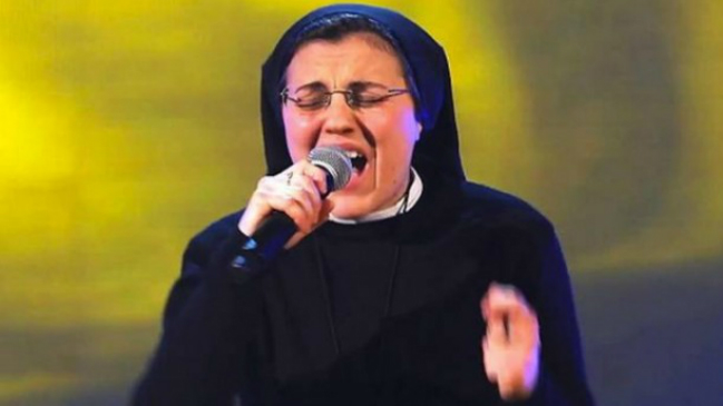 Critican a sor Cristina por elegir 