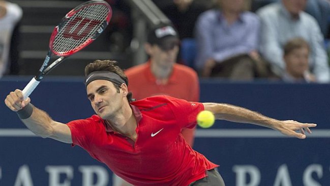 Roger Federer avanzó a semifinales de Basilea tras vencer a Grigor Dimitrov