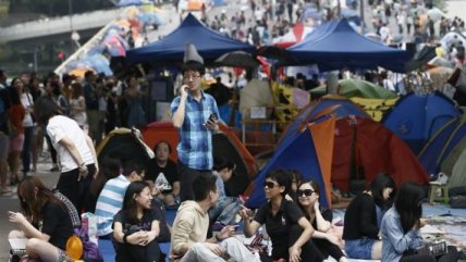   Grupo pro democracia protesta en las calles de Hong Kong 