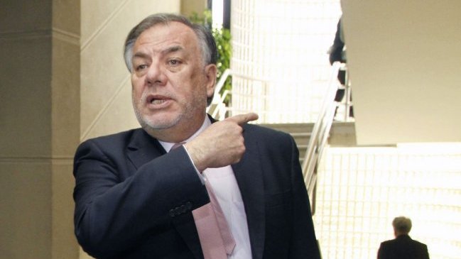 Andrade invitó a Matthei a denunciar sus sospechas ante el Ministerio Público