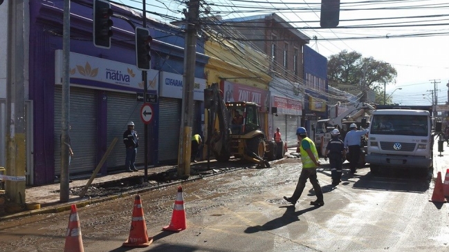 Rotura de matriz afecta a unos 6.000 clientes en Quillota