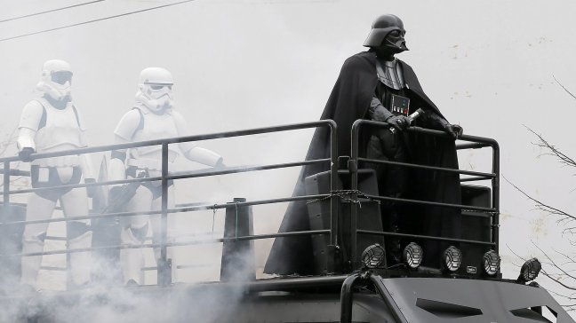 Darth Vader no pudo votar en elecciones ucranianas por usar casco