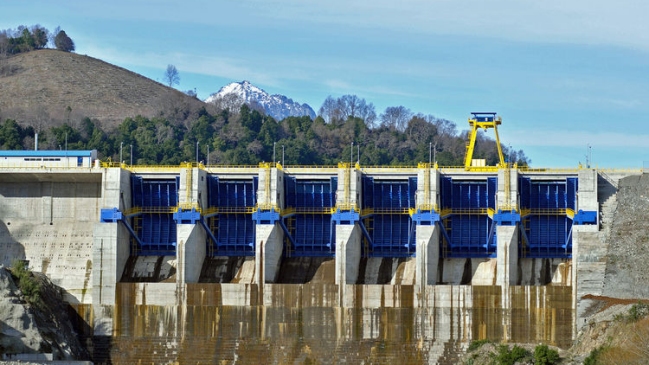 Empresa eléctrica Colbún aumentó en un 152 por ciento sus ganancias en 2014