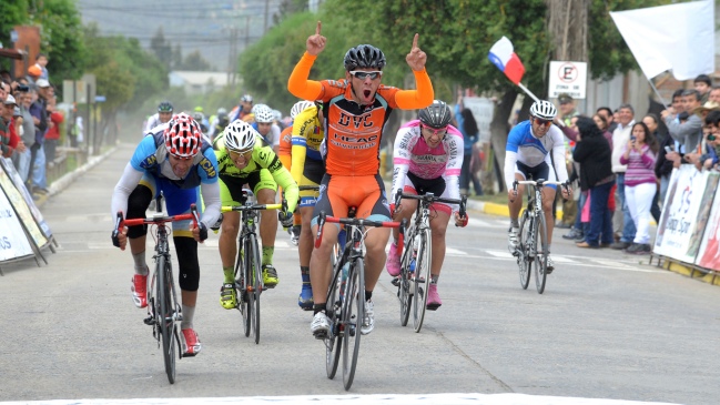 Pablo Seisdedos ganó primera etapa de la Vuelta Ciclista Internacional al Maule